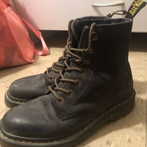 DOC MARTEN LEATHER BOOTS